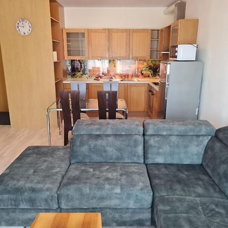 Cozy One Bedroom Apartment In City Center Reval Esterno foto