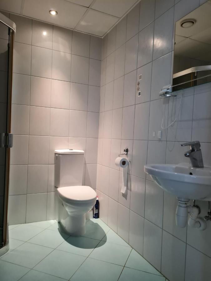 Cozy One Bedroom Apartment In City Center Reval Esterno foto