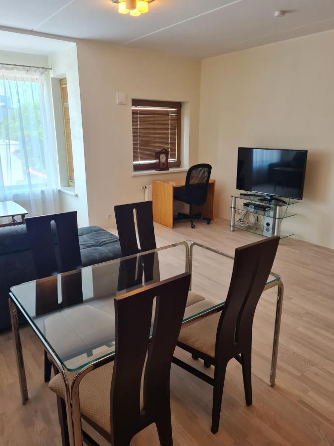 Cozy One Bedroom Apartment In City Center Reval Esterno foto